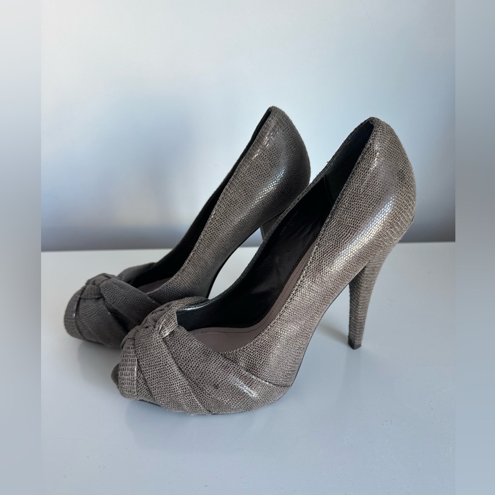 Pegabo Heels